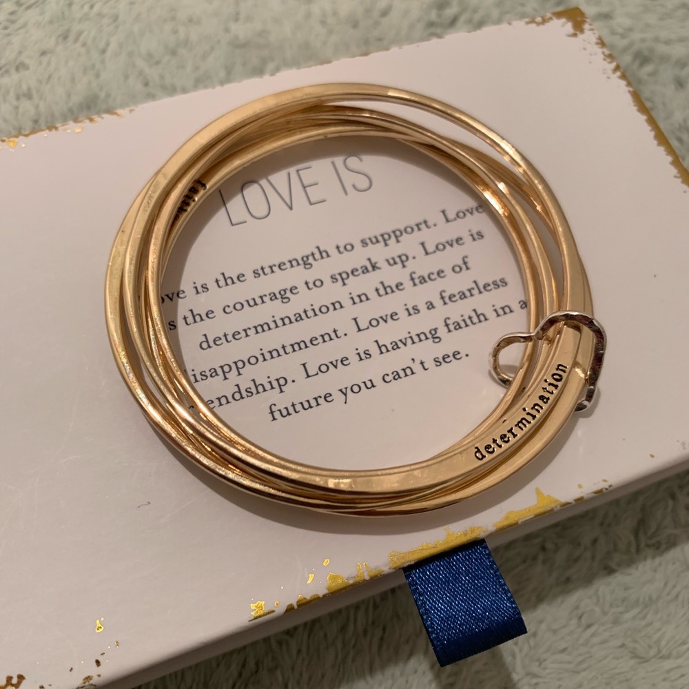 *Last Chance* Southern Living Love Is Bracelet Set